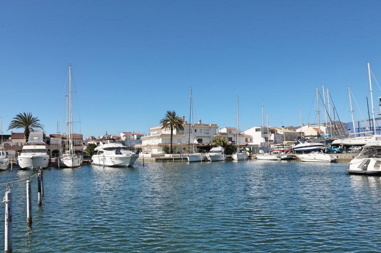 Requesens Vila Empuriabrava Exterior foto