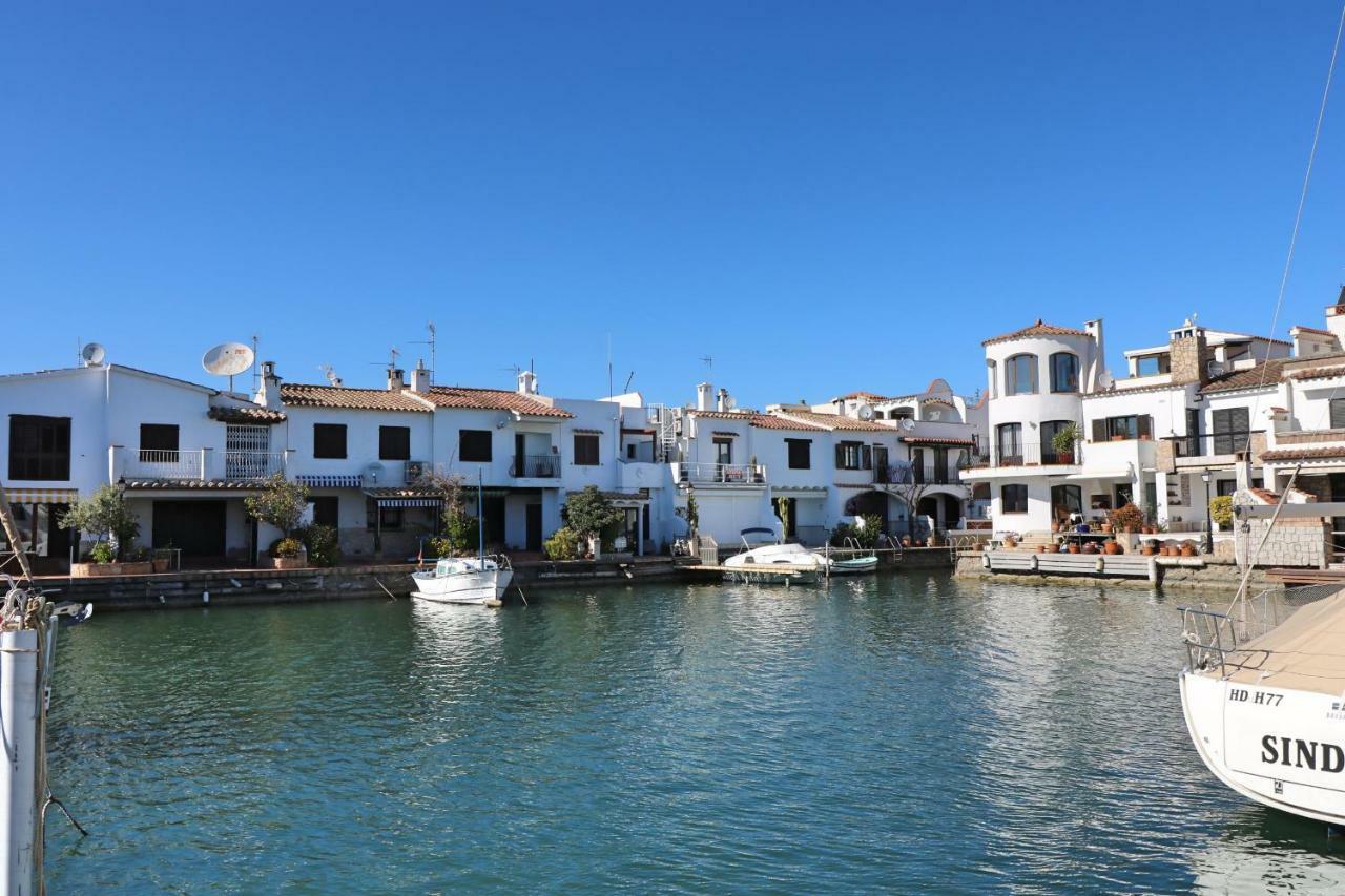 Requesens Vila Empuriabrava Exterior foto